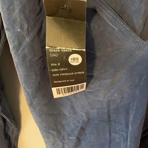 NWT Lululemon Graze Vneck Size 8 in GRVY - Picture 2 of 3